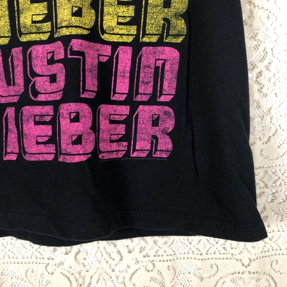 Justin Bieber 2009 tee [used] - Picture 3 of 8